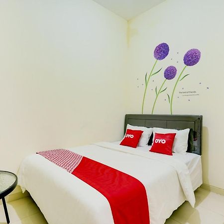 Oyo 90173 Innapp Tenggilis Family Residence Surabaya Exterior photo